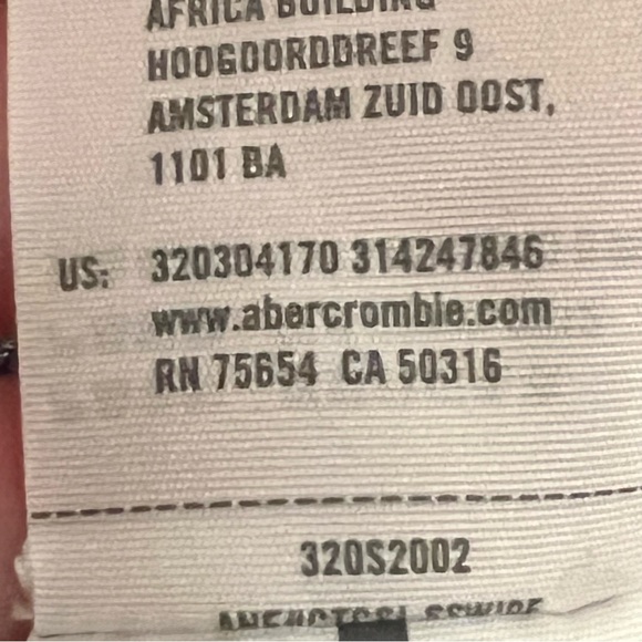 Hollister Crewneck Icon Sweater - Picture 11 of 11